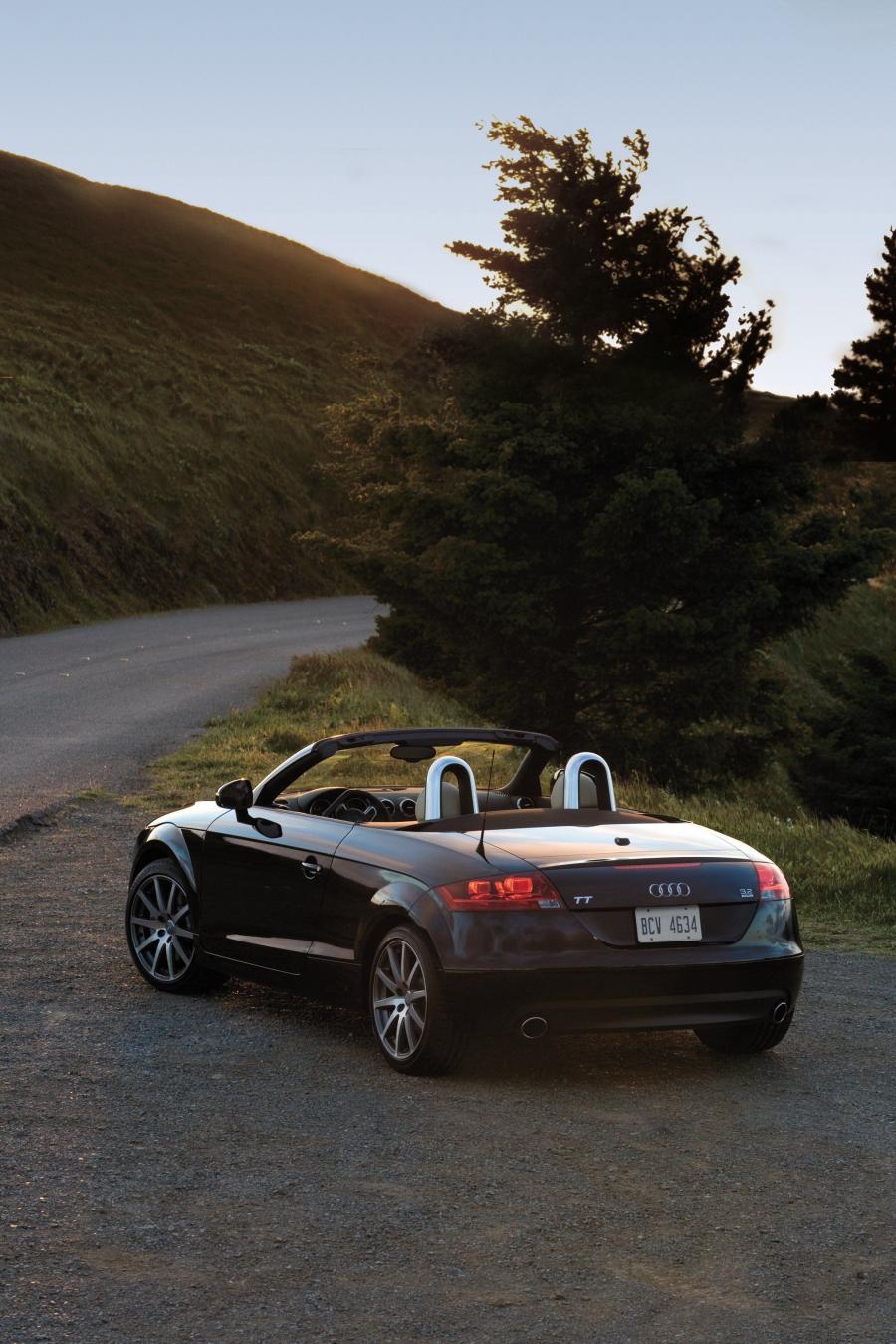  Audi TT Roadster (8J) 2007 года  (NA) (фото 6 из 11)